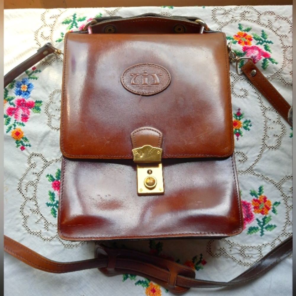 Leather handbag